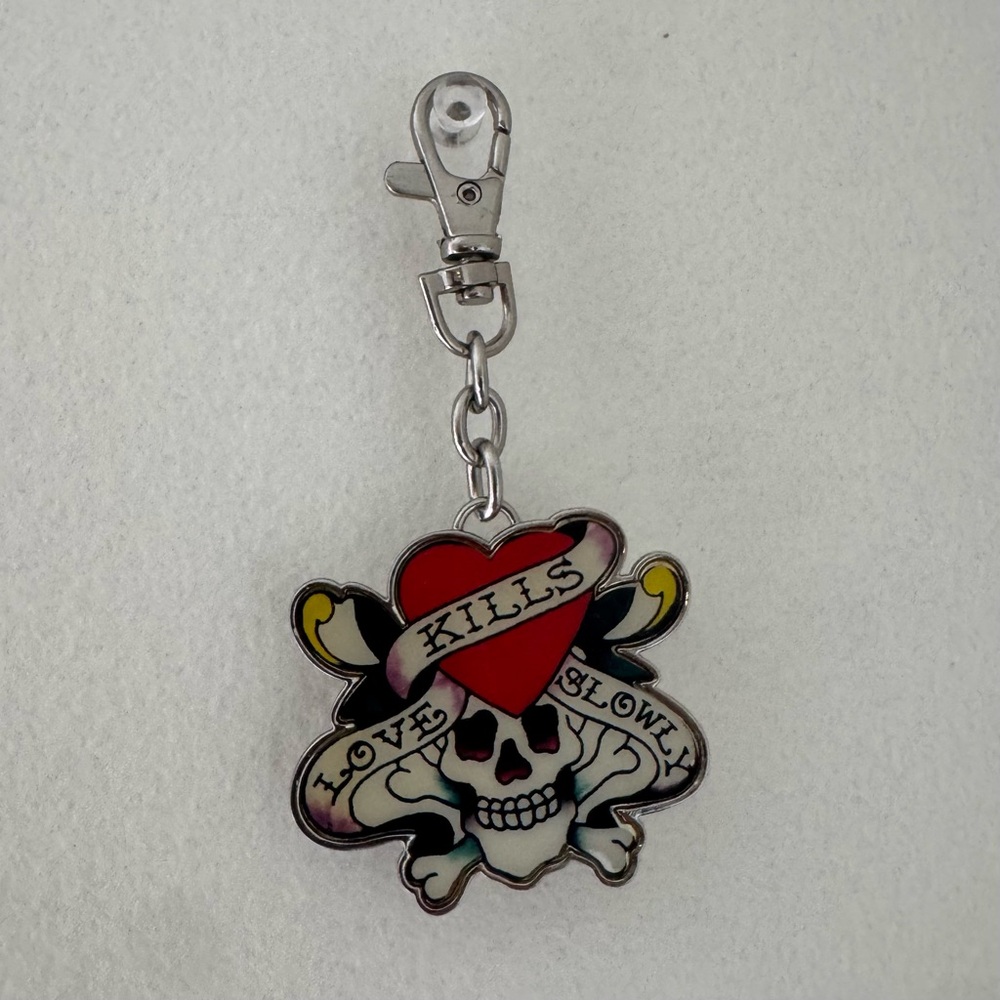 ED HARDY - Key Chain “Love kills slowly”